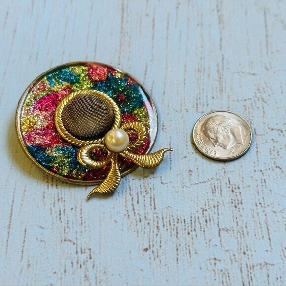VTG Glitter Enamel Mesh Hat Brooch Goldtone Bow Faux Pearl - Picture 1 of 2